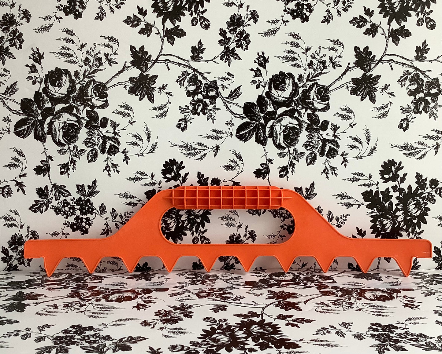 Plastic Grip Frame Spacer